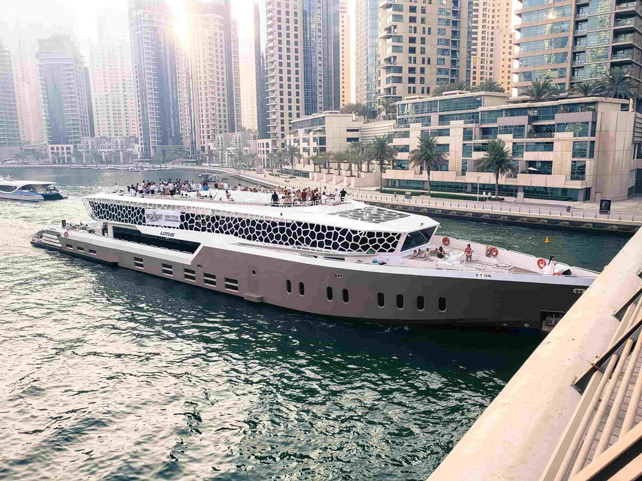 Lotus Megayacht Dinner Cruise with Unlimited Drinks for One