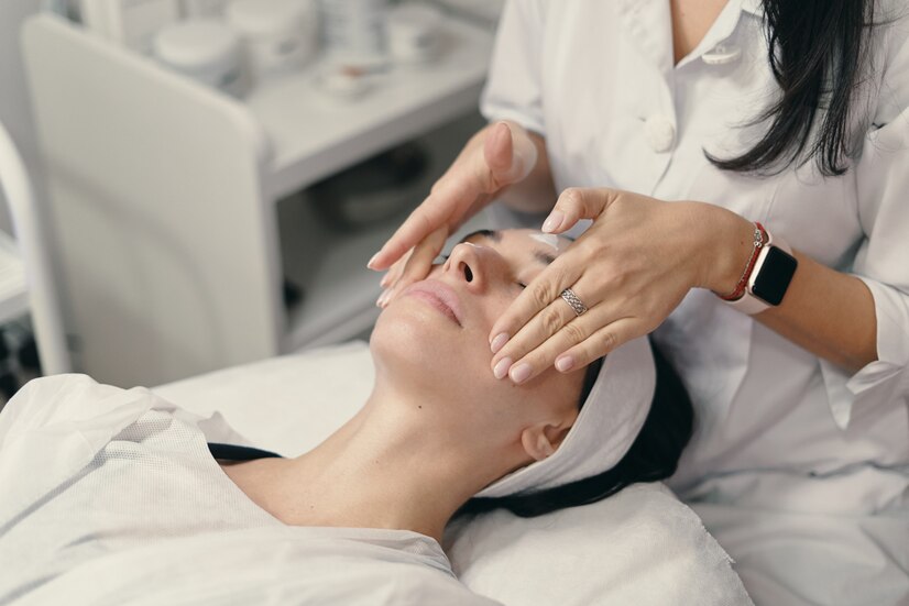 One Hour Facial for One Person at Cutting Edge Hair Lounge