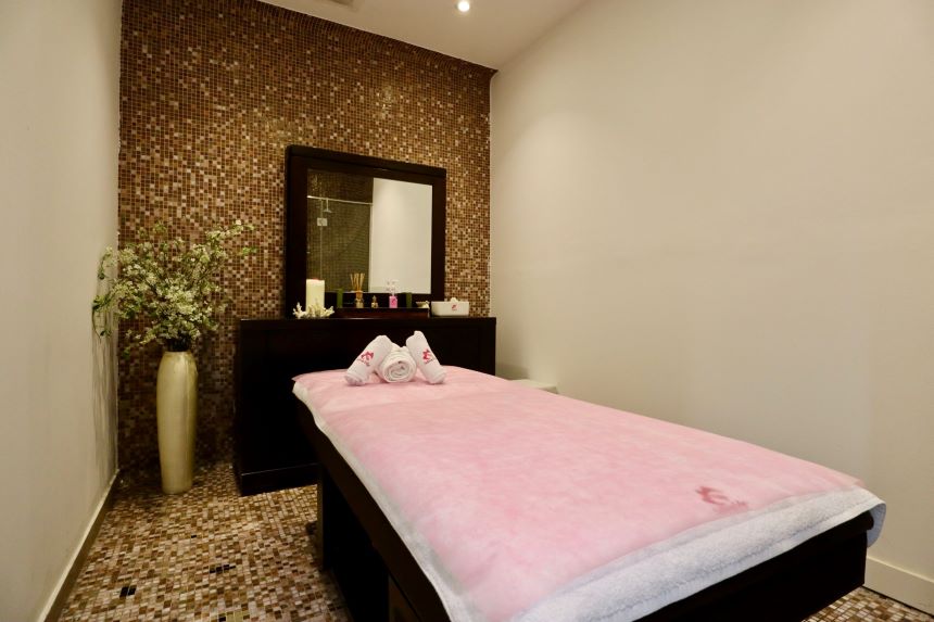 One Hour Massage for One Person at Cutting Edge JLT