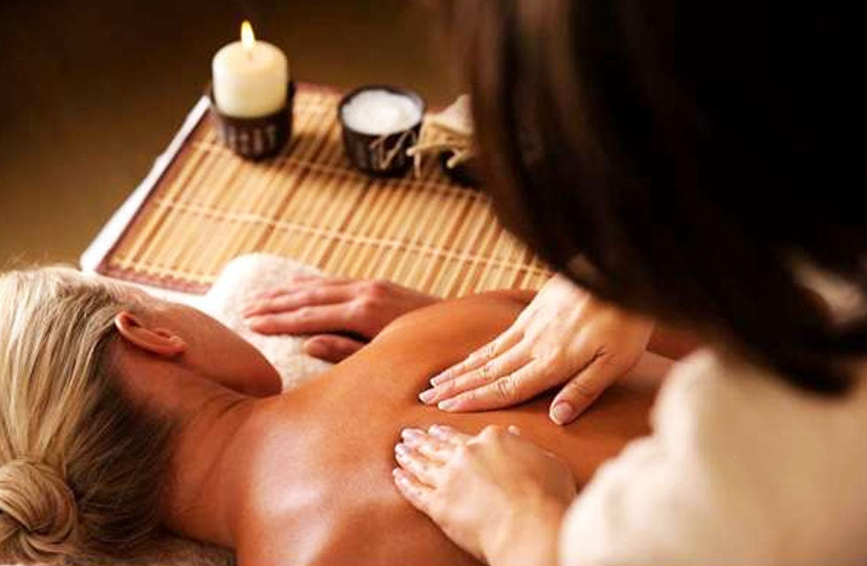 60 Minutes Signature Aromatherapy Body Massage at Amaraya