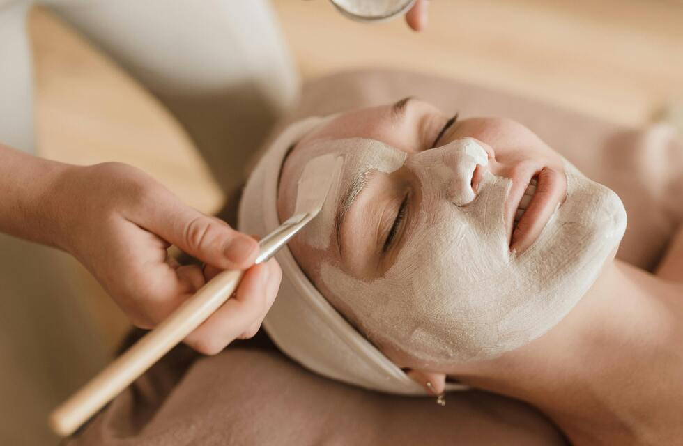 Transform Your Skin with a Facial Treatment at Glow Beauty Salon